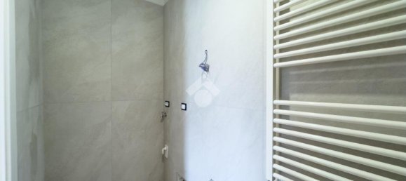 2-salle Appartement à Lissone, Italy No. 16442 4