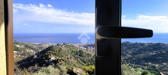 Casa de 4 habitaciónes en Sanremo, Italy No. 69951 26