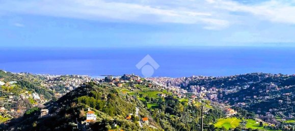 Casa de 4 habitaciónes en Sanremo, Italy No. 69951 27