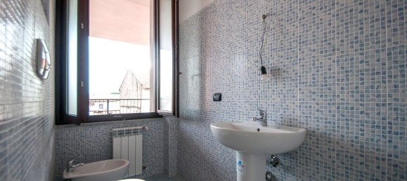 2-salle Appartement à Palestro, Italy No. 237091 7