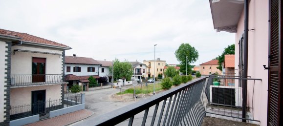 2-salle Appartement à Palestro, Italy No. 237091 5