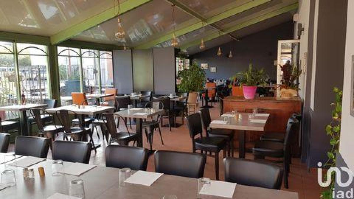 600m² Factory in Orange, France No. 18531