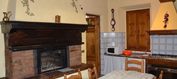 12 rooms House in Lucca, Italy No. 80058 9