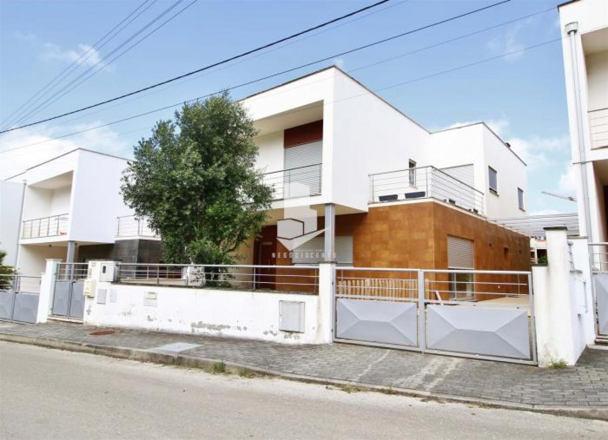 4 bedrooms Villa in Leiria, Portugal No. 261