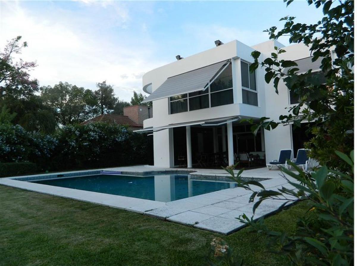 4 bedrooms House in Pilar, Argentina No. 8374