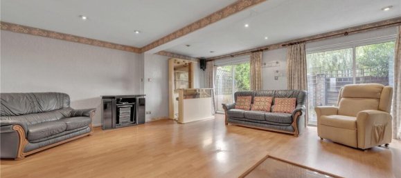 3 bedrooms House in Colindale, United Kingdom No. 7836 7