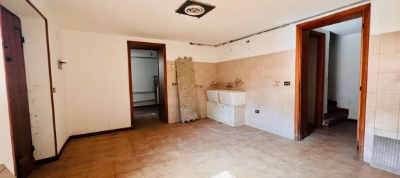 5 rooms Villa in Castel Goffredo, Italy No. 6342 45