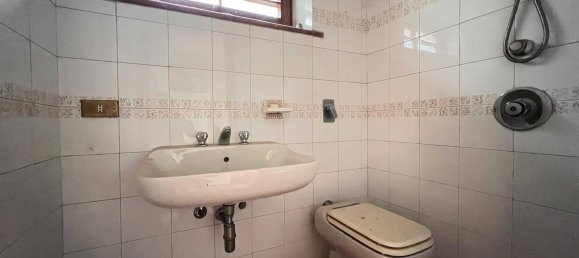 5 rooms Villa in Castel Goffredo, Italy No. 6342 48