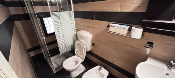 2 Schlafzimmer Wohnung in Modena, Italy, Nr. 353653 12