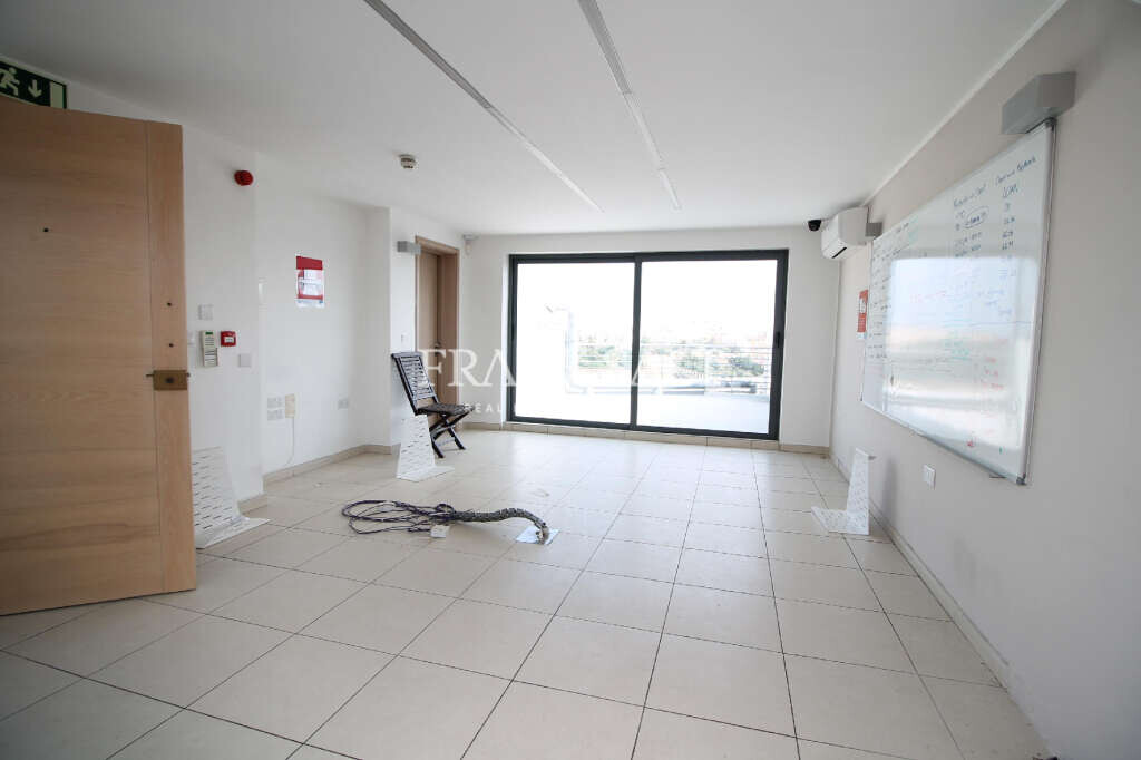 Escritório em Mosta, Malta 295 m² N.º 13491