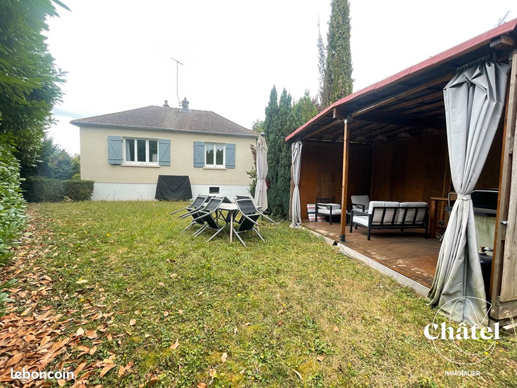 2 bedrooms House in Senlis, France No. 251795