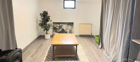 2 bedrooms House in Senlis, France No. 251795 14