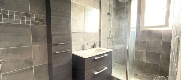 2 bedrooms House in Senlis, France No. 251795 13