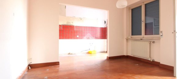 Casa de 8 divisões em Udine, Italy N.º 201405 21