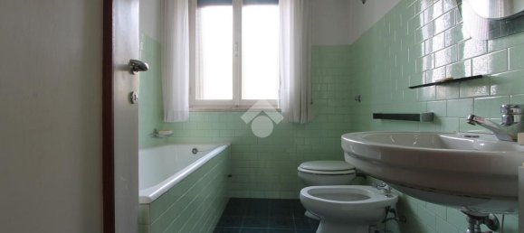 Casa de 8 divisões em Udine, Italy N.º 201405 23