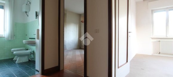 Casa de 8 divisões em Udine, Italy N.º 201405 22