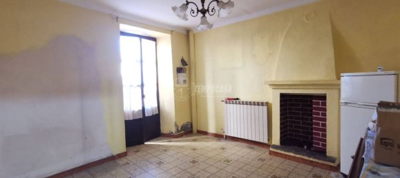 3 bedrooms House in Cuorgnè, Italy No. 63176 7