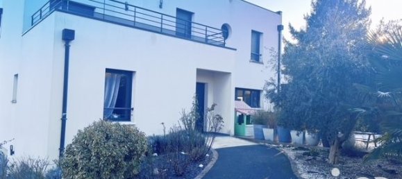 Casa de 5 dormitorios en Amilly, France No. 331044 10