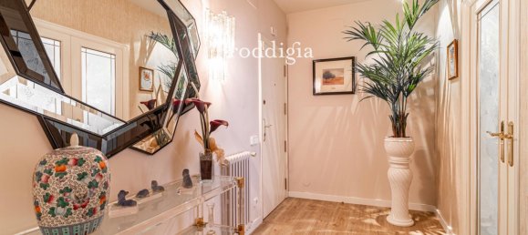 4 bedrooms Apartment in Barcelona, Spain No. 181869 3