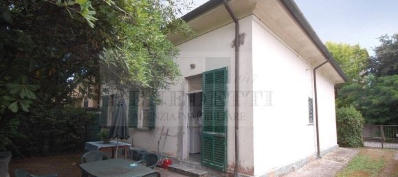 3 bedrooms Villa in Pietrasanta, Italy No. 280678 2