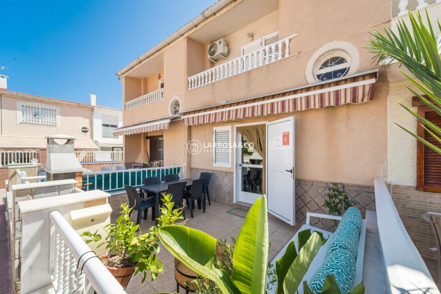 4 bedrooms Townhouse in Torrevieja, Spain No. 212617