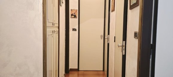 4 rooms Apartment in Turin, Italy No. 265978 4