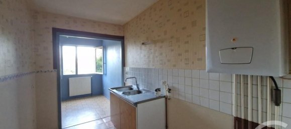 1 bedroom Apartment in Evreux, France No. 358246 4