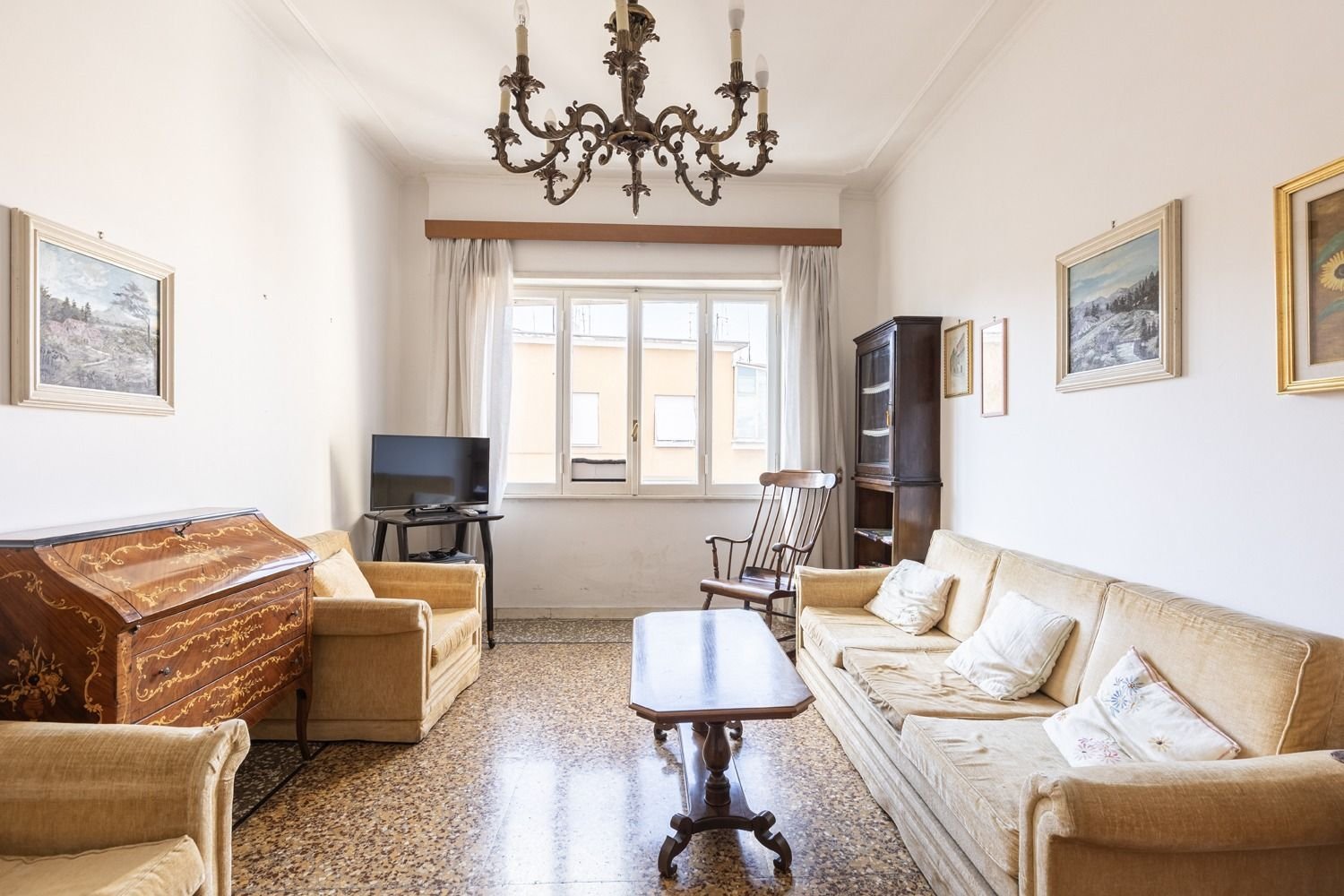 3 bedrooms Apartment in Rome, Italy No. 395645