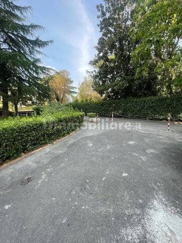 4 bedrooms Apartment in Rome, Italy No. 373532