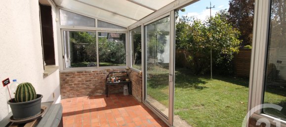 2 bedrooms House in Saint-Jean-de-la-Ruelle, France No. 222681 3