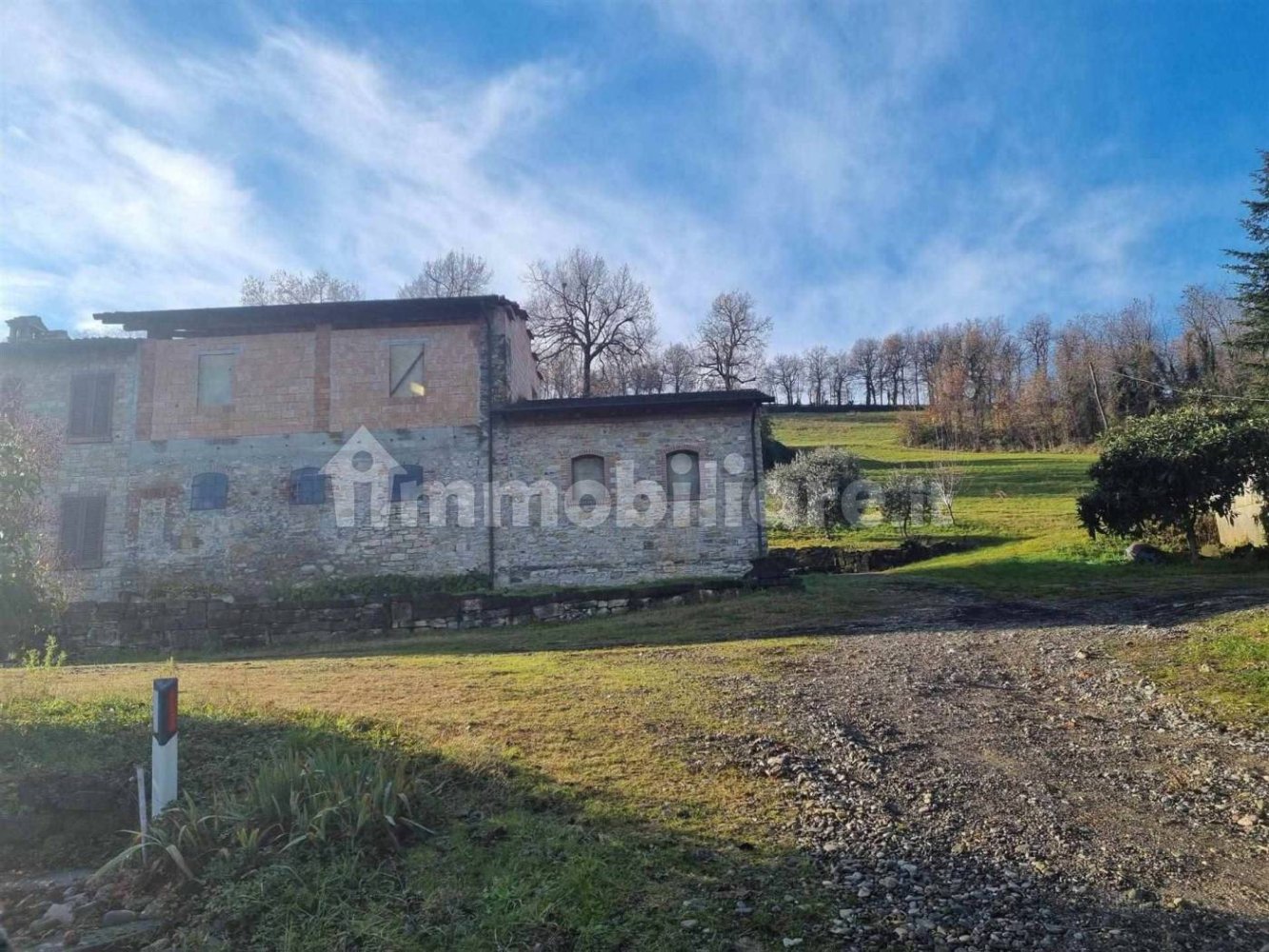 4 rooms House in Gazzola, Italy No. 225120