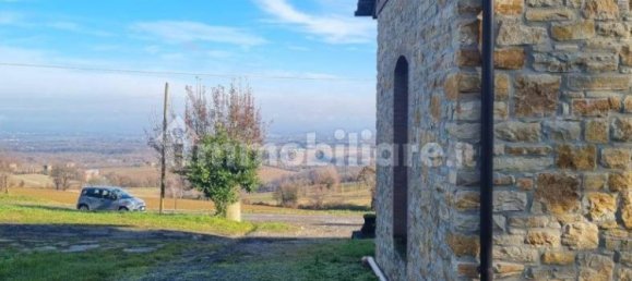 4 rooms House in Gazzola, Italy No. 225120 15