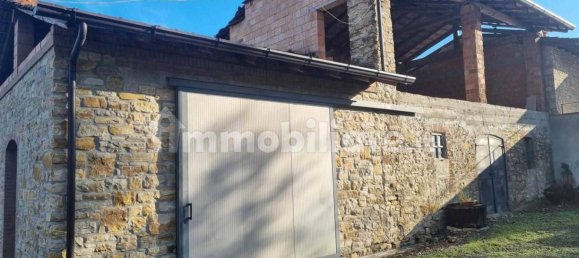 4 rooms House in Gazzola, Italy No. 225120 7
