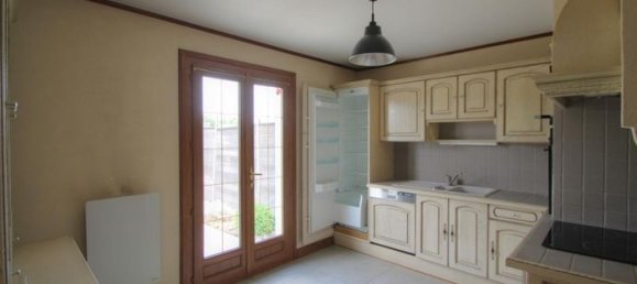 3 Schlafzimmer Haus in Chaingy, France, Nr. 290010 5