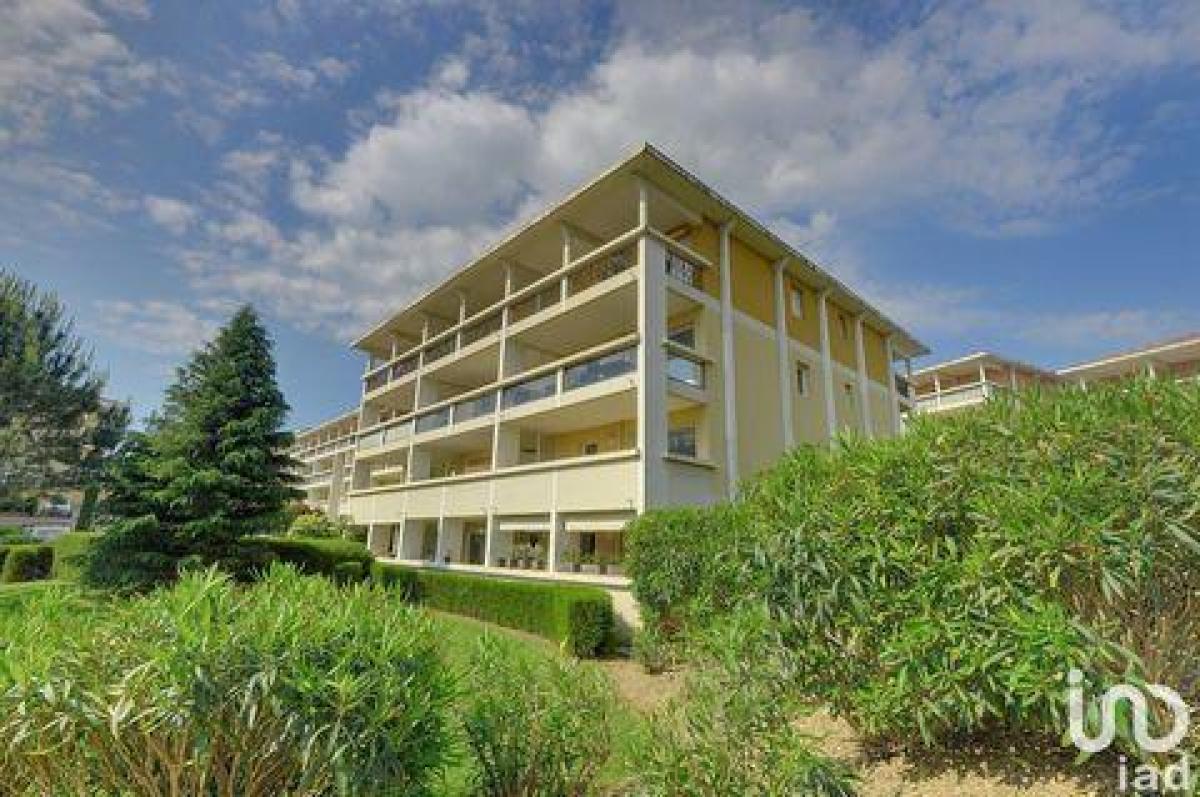 2 bedrooms Condo in Cannes, France No. 15527