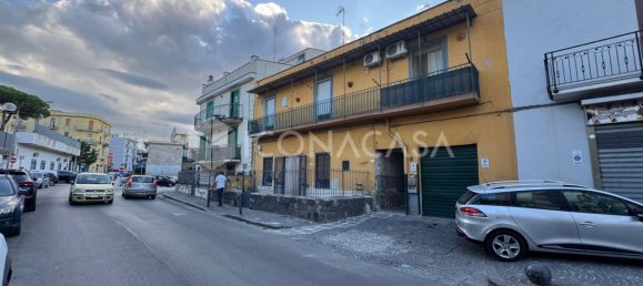 3-salle Appartement à Sant'Anastasia, Italy No. 315862 26