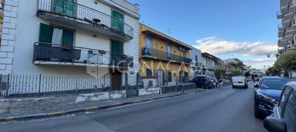 3-salle Appartement à Sant'Anastasia, Italy No. 315862 28