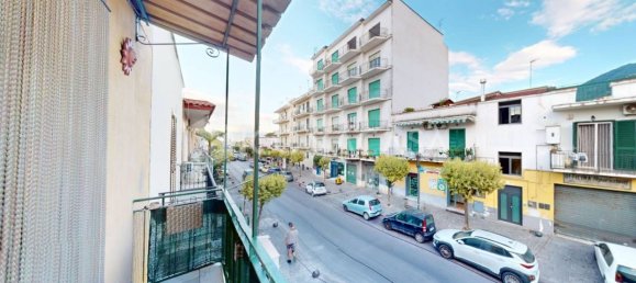 3-salle Appartement à Sant'Anastasia, Italy No. 315862 20