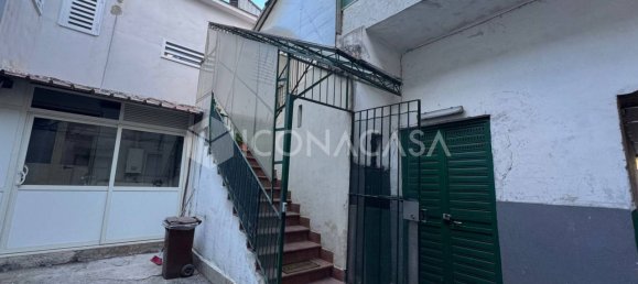 3-salle Appartement à Sant'Anastasia, Italy No. 315862 6
