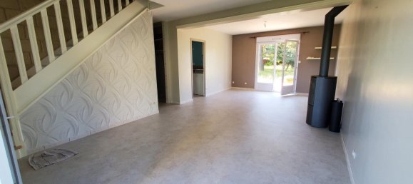 3 bedrooms House in Truyes, France No. 65695 2