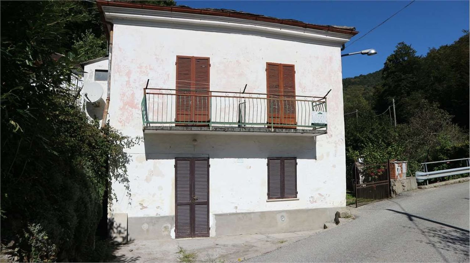 7 rooms House in San Pietro Val Lemina, Italy No. 165337