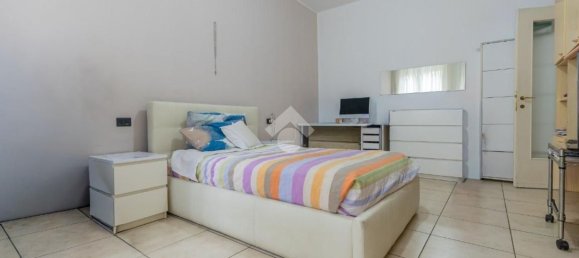 Apartamento de 3 dormitorios en Bergamo, Italy No. 380870 13