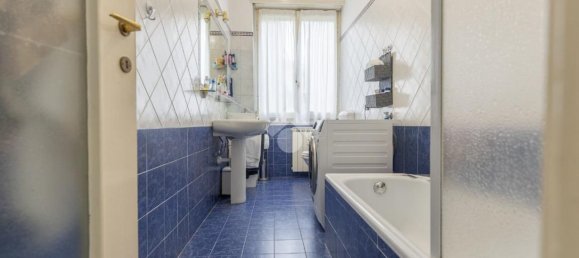 Apartamento de 3 dormitorios en Bergamo, Italy No. 380870 9