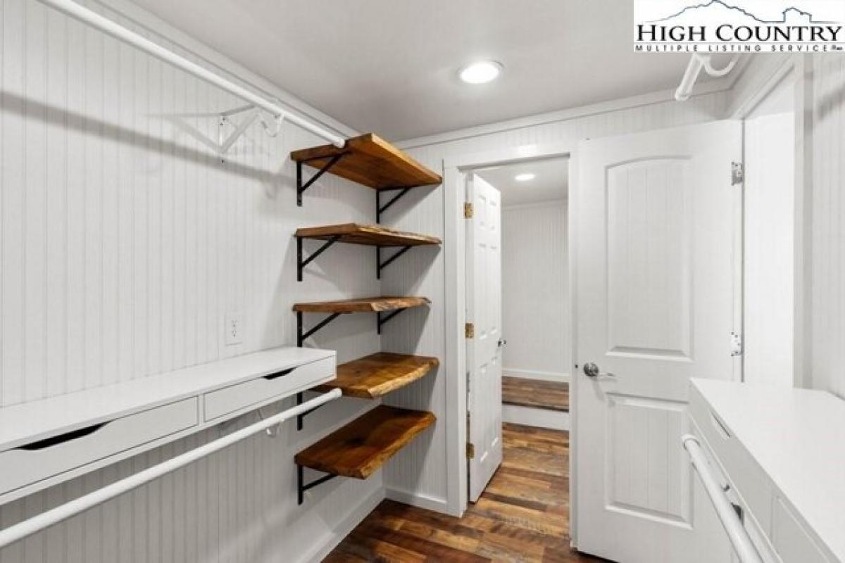 3 bedrooms House in Newland, USA No. 405695