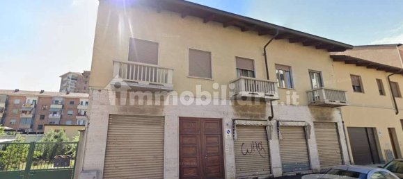 2 bedrooms Apartment in Turin, Italy No. 10384 4