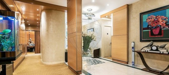 259m² Office in Paris, France No. 162017 15