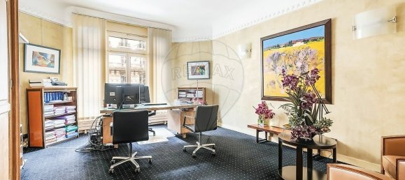 259m² Office in Paris, France No. 162017 3