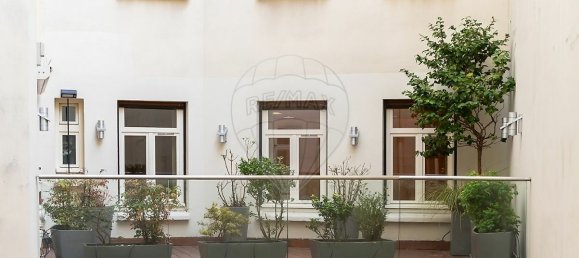 259m² Office in Paris, France No. 162017 4