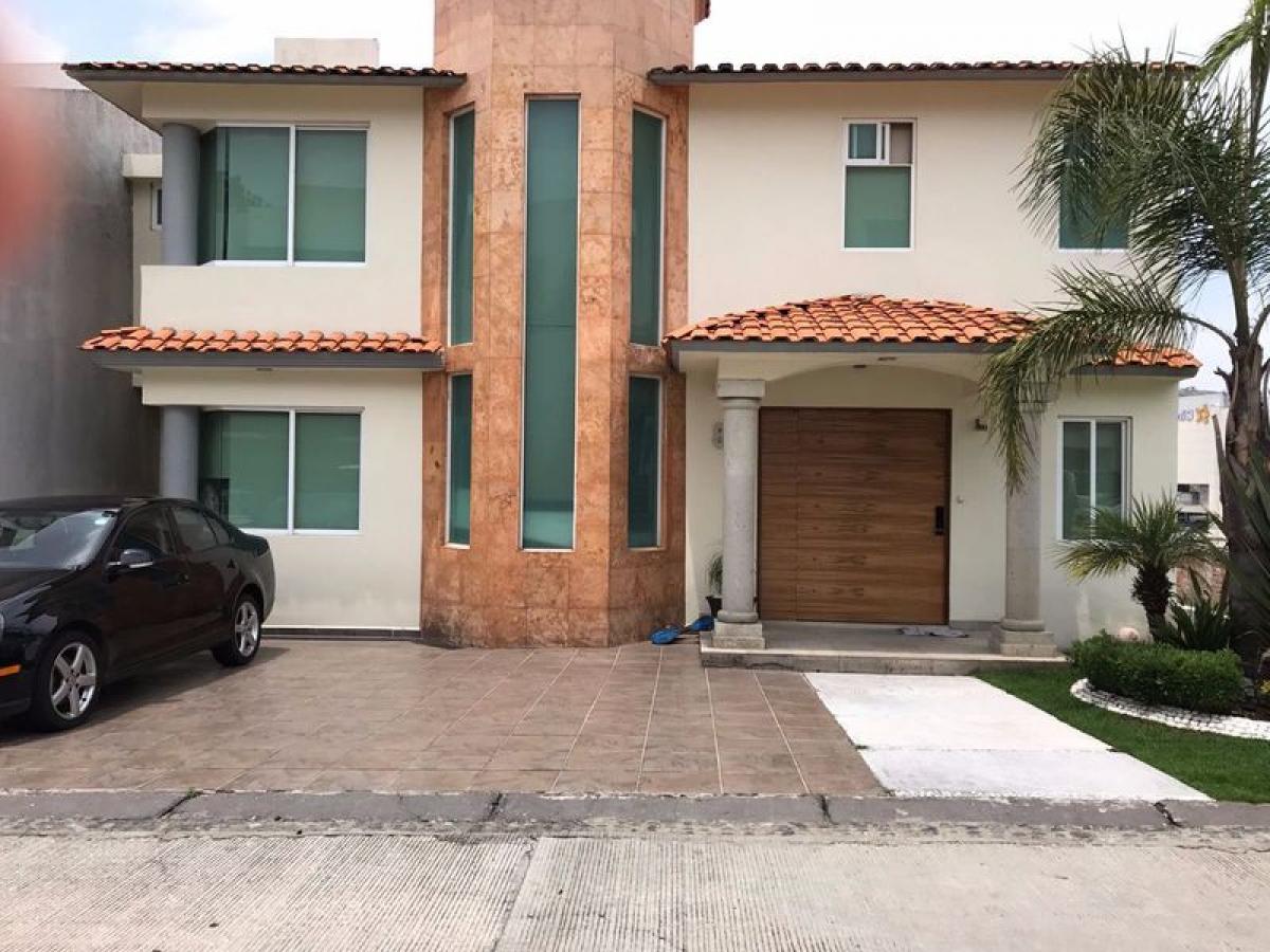 Casa de 3 dormitorios en Ciudad López Mateos, Mexico No. 207705