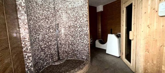 Вилла с 6 спальнями в Комо, Италия № 63853 17